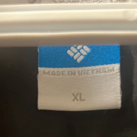 Columbia Women’s Black Coat - Picture 5 of 5